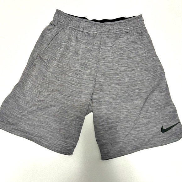 Nike men’s gray jogging shorts - Picture 1 of 3